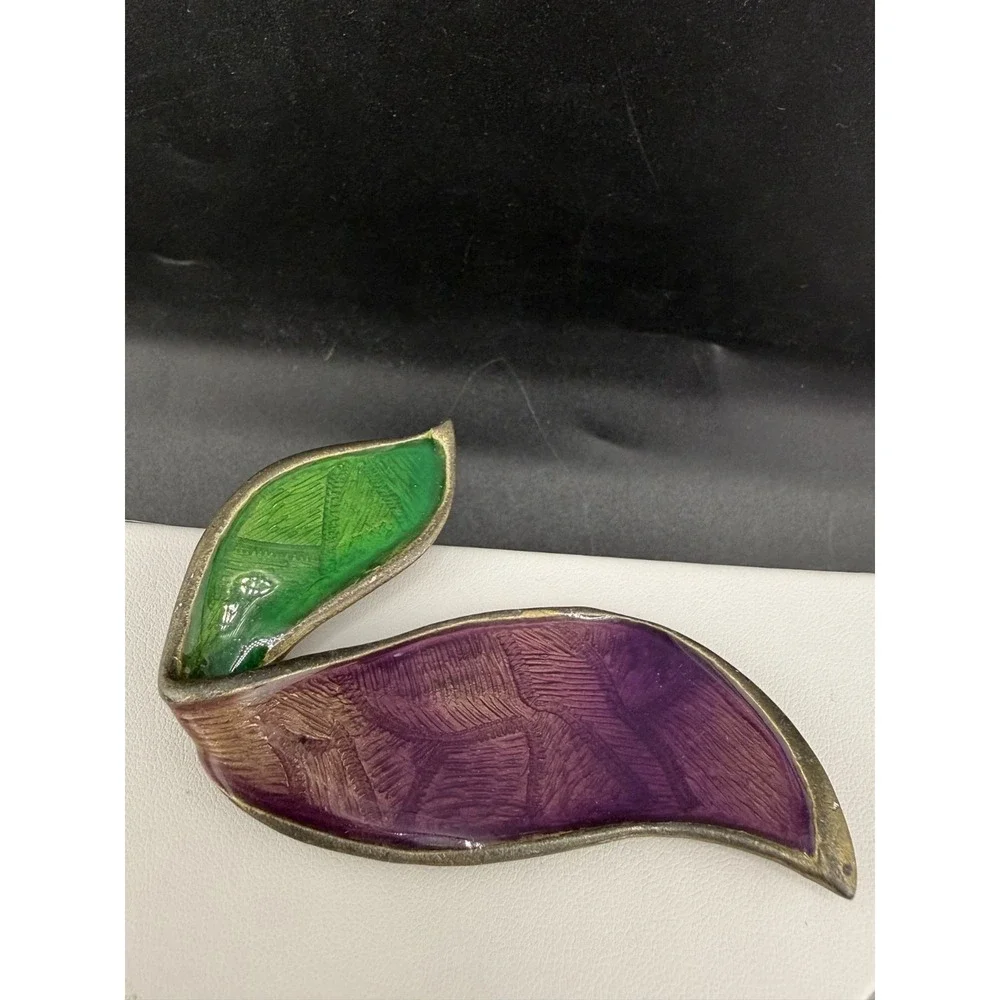Vintage Brooch‎ Gold Tone Enamel Flower Leaf Purple Green Spring
